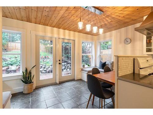 121 1 Street Sw, Medicine Hat, AB - Indoor Photo Showing Dining Room