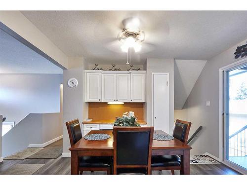 2298 Higdon Avenue Se, Medicine Hat, AB - Indoor Photo Showing Dining Room