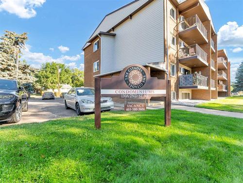 201-130A 2 Street Ne, Medicine Hat, AB - Outdoor With Balcony