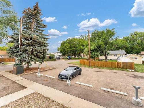 201-130A 2 Street Ne, Medicine Hat, AB - Outdoor