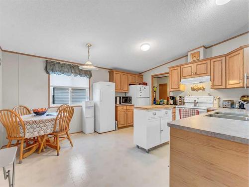 46-1600 Strachan Road Se, Medicine Hat, AB 