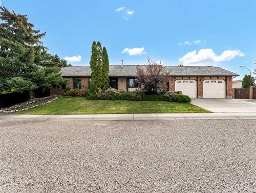 5 Ross View Bay Se, Medicine Hat, AB - Outdoor