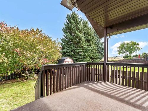 5 Ross View Bay Se, Medicine Hat, AB - Outdoor With Deck Patio Veranda With Exterior