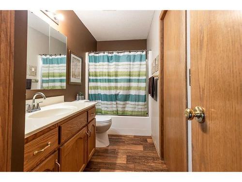 96 Shannon Drive Se, Medicine Hat, AB - Indoor Photo Showing Bathroom