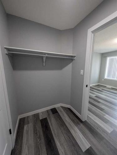 5354 Southlands Drive Se, Medicine Hat, AB - Indoor With Storage