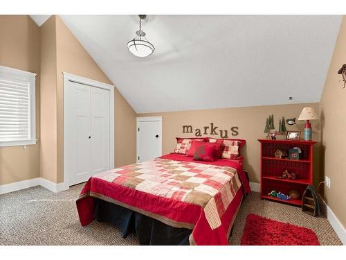 210 6 Avenue, Rural Cypress County, AB - Indoor Photo Showing Bedroom