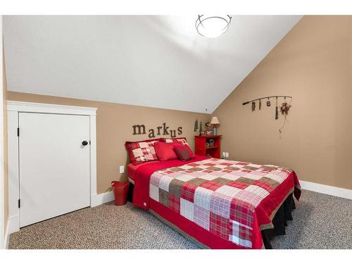 210 6 Avenue, Rural Cypress County, AB - Indoor Photo Showing Bedroom