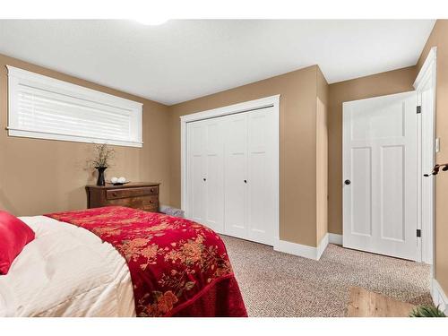 210 6 Avenue, Rural Cypress County, AB - Indoor Photo Showing Bedroom