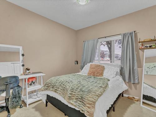 212 Northlands Pointe Ne, Medicine Hat, AB - Indoor Photo Showing Bedroom