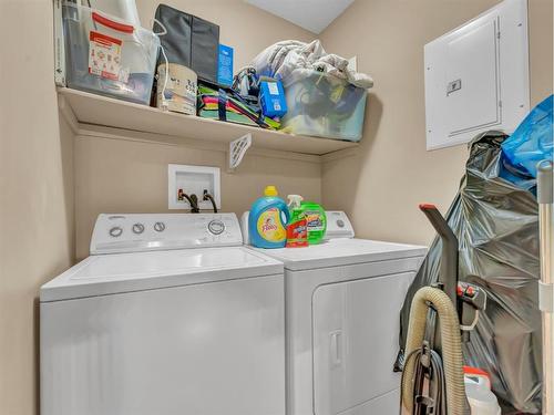 212 Northlands Pointe Ne, Medicine Hat, AB - Indoor Photo Showing Laundry Room