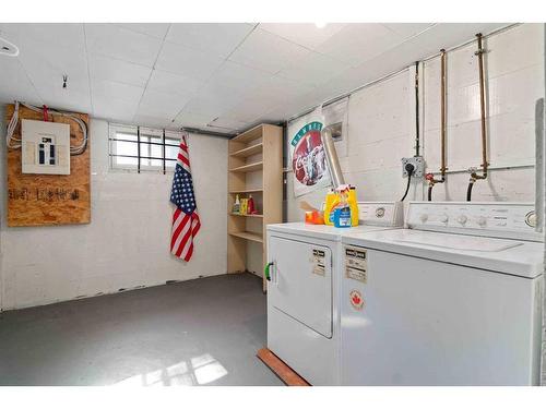 269 7 Street Se, Medicine Hat, AB - Indoor Photo Showing Laundry Room