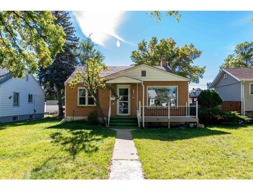 269 7 Street Se, Medicine Hat, AB - Outdoor With Deck Patio Veranda