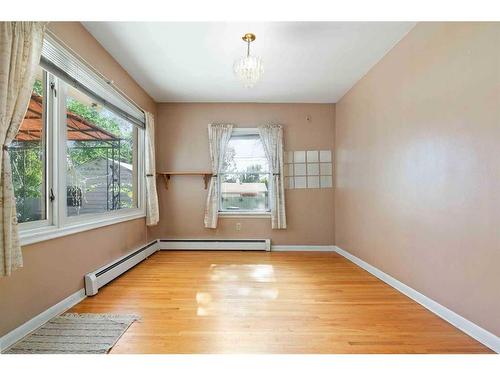 269 7 Street Se, Medicine Hat, AB - Indoor Photo Showing Other Room