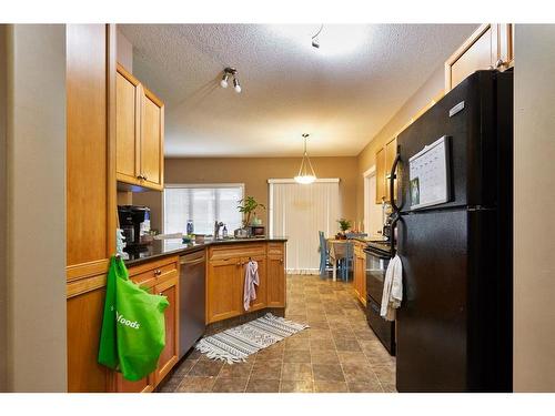 93 Somerset Lane Se, Medicine Hat, AB - Indoor Photo Showing Other Room