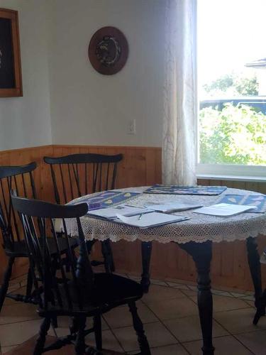 2 1 Street West, Schuler, AB - Indoor Photo Showing Dining Room