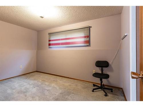 93 Clelland Crescent Se, Medicine Hat, AB - Indoor Photo Showing Other Room