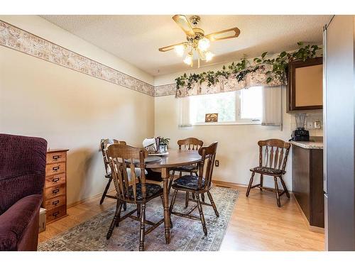 93 Clelland Crescent Se, Medicine Hat, AB - Indoor Photo Showing Dining Room