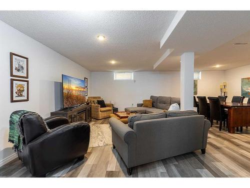 113 12 Street Se, Medicine Hat, AB - Indoor Photo Showing Other Room