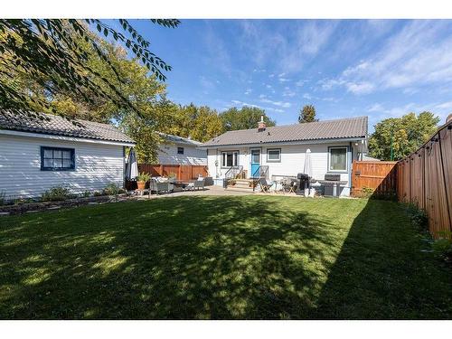 113 12 Street Se, Medicine Hat, AB - Outdoor