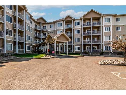 113-194 Sunrise Circle Sw, Medicine Hat, AB - Outdoor With Facade