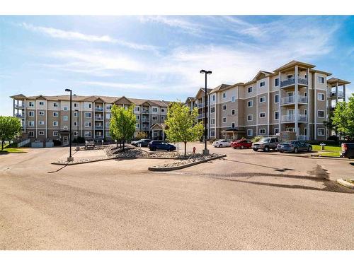 113-194 Sunrise Circle Sw, Medicine Hat, AB - Outdoor With Facade