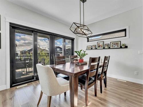 196 Hamptons Crescent Se, Medicine Hat, AB - Indoor Photo Showing Dining Room