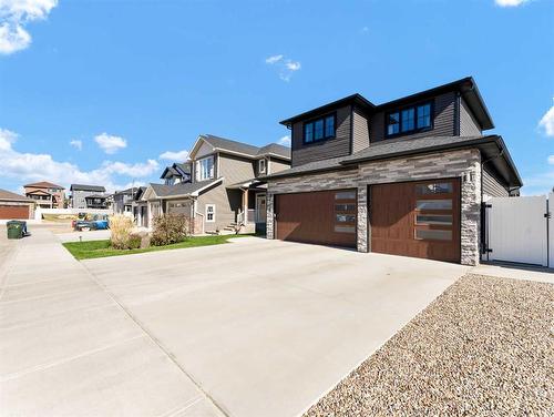 196 Hamptons Crescent Se, Medicine Hat, AB - Outdoor With Facade