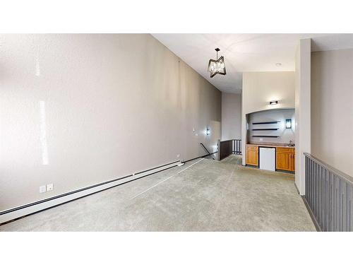 423-1535 Southview Drive Se, Medicine Hat, AB - Indoor