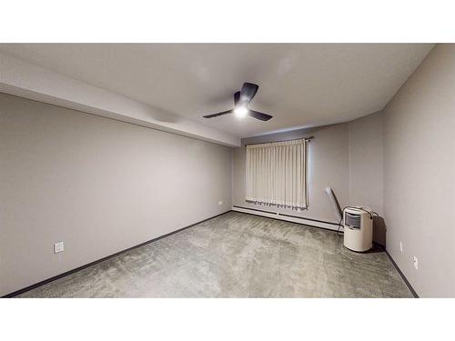 423-1535 Southview Drive Se, Medicine Hat, AB - Indoor Photo Showing Other Room