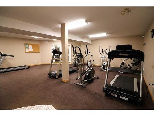 423-1535 Southview Drive Se, Medicine Hat, AB - Indoor Photo Showing Gym Room