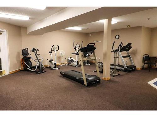 423-1535 Southview Drive Se, Medicine Hat, AB - Indoor Photo Showing Gym Room