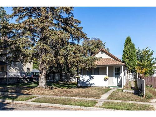 946 4 Street Se, Medicine Hat, AB - Outdoor