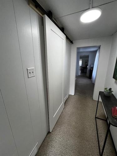 946 4 Street Se, Medicine Hat, AB - Indoor Photo Showing Other Room