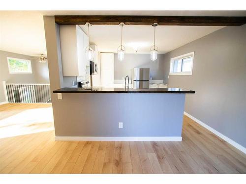 1765 9 Avenue Ne, Medicine Hat, AB - Indoor Photo Showing Kitchen