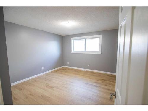 1765 9 Avenue Ne, Medicine Hat, AB - Indoor Photo Showing Other Room