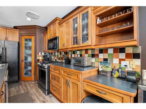 111 Sunrise Circle Sw, Medicine Hat, AB - Indoor Photo Showing Kitchen