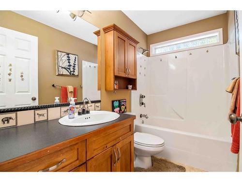 111 Sunrise Circle Sw, Medicine Hat, AB - Indoor Photo Showing Bathroom