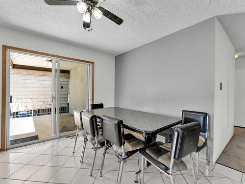 25 Cunliffe Crescent Se, Medicine Hat, AB - Indoor Photo Showing Dining Room