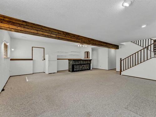 25 Cunliffe Crescent Se, Medicine Hat, AB - Indoor Photo Showing Other Room