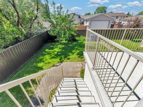 25 Cunliffe Crescent Se, Medicine Hat, AB - Outdoor With Deck Patio Veranda