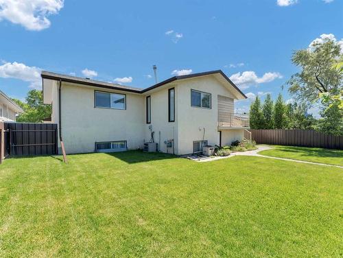 25 Cunliffe Crescent Se, Medicine Hat, AB - Outdoor With Exterior