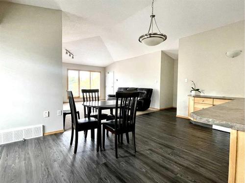 5-359 4 Street Se, Medicine Hat, AB - Indoor Photo Showing Dining Room