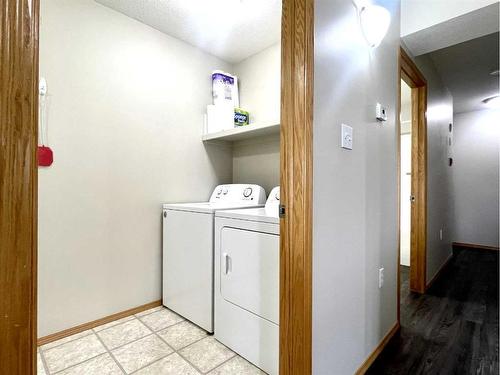 5-359 4 Street Se, Medicine Hat, AB - Indoor Photo Showing Laundry Room