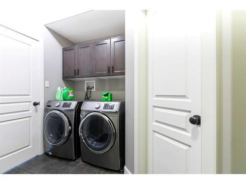 96 Somerside Way Se, Medicine Hat, AB - Indoor Photo Showing Laundry Room