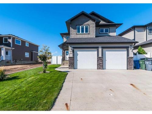 96 Somerside Way Se, Medicine Hat, AB - Outdoor With Facade