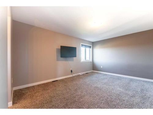 96 Somerside Way Se, Medicine Hat, AB - Indoor Photo Showing Other Room