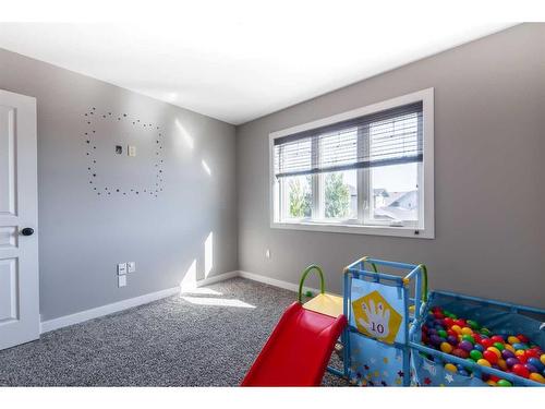 96 Somerside Way Se, Medicine Hat, AB - Indoor Photo Showing Other Room