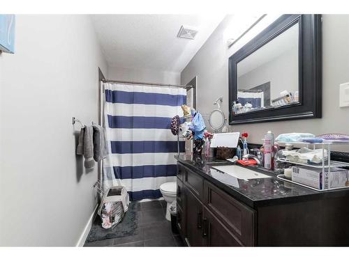 96 Somerside Way Se, Medicine Hat, AB - Indoor Photo Showing Other Room