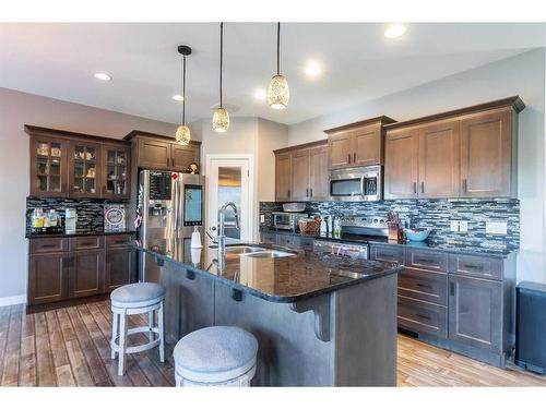 96 Somerside Way Se, Medicine Hat, AB - Indoor Photo Showing Kitchen With Stainless Steel Kitchen With Double Sink With Upgraded Kitchen