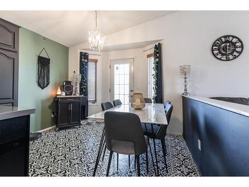 2166 Hatcher Drive Ne, Medicine Hat, AB - Indoor Photo Showing Dining Room